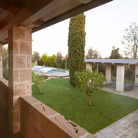 Floresia-your Apulian Experience * كونفيرسانو